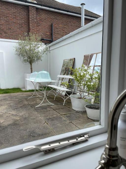 Willow House, Georgian Property In Shepperton Eksteriør billede
