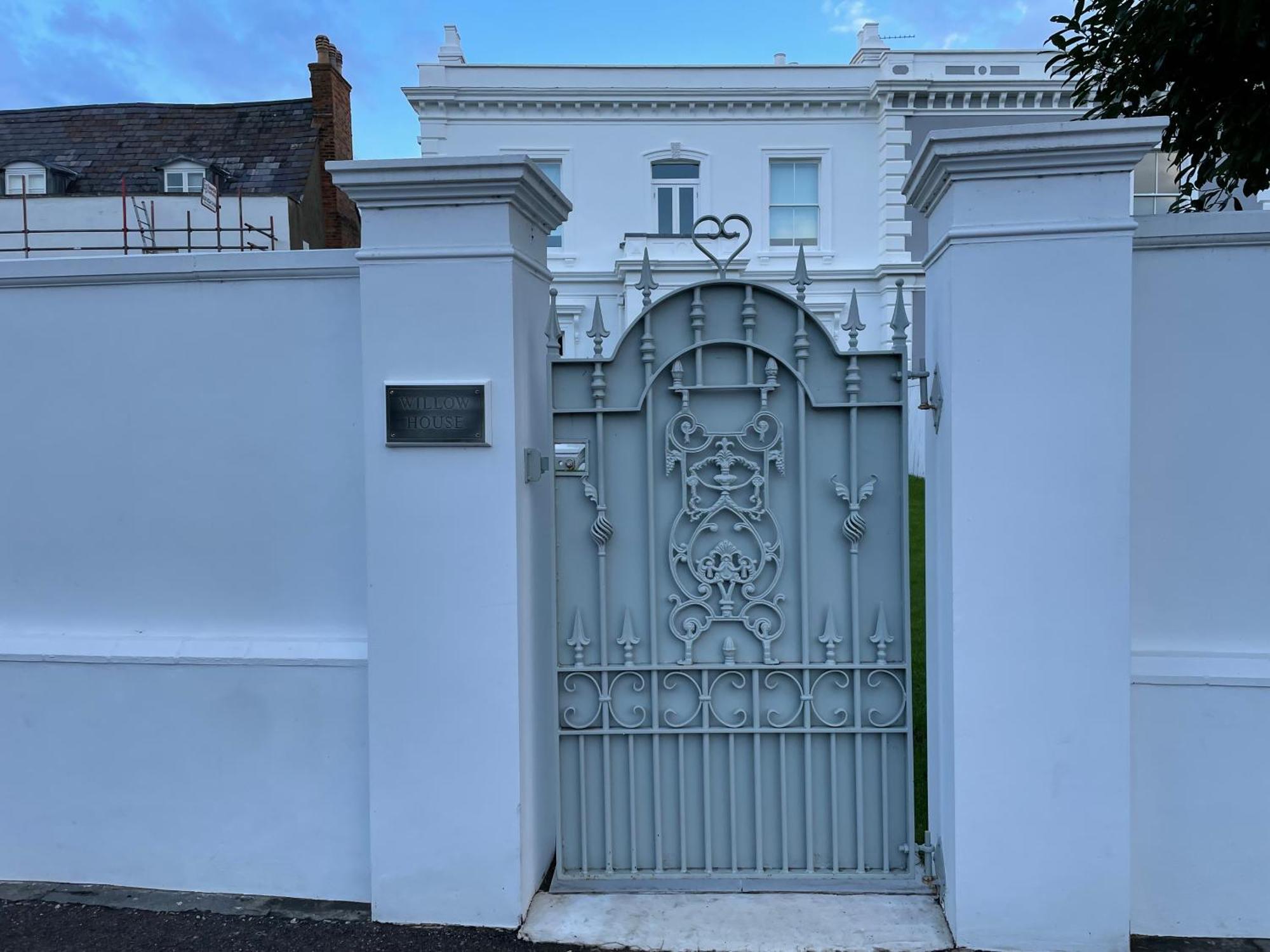 Willow House, Georgian Property In Shepperton Eksteriør billede