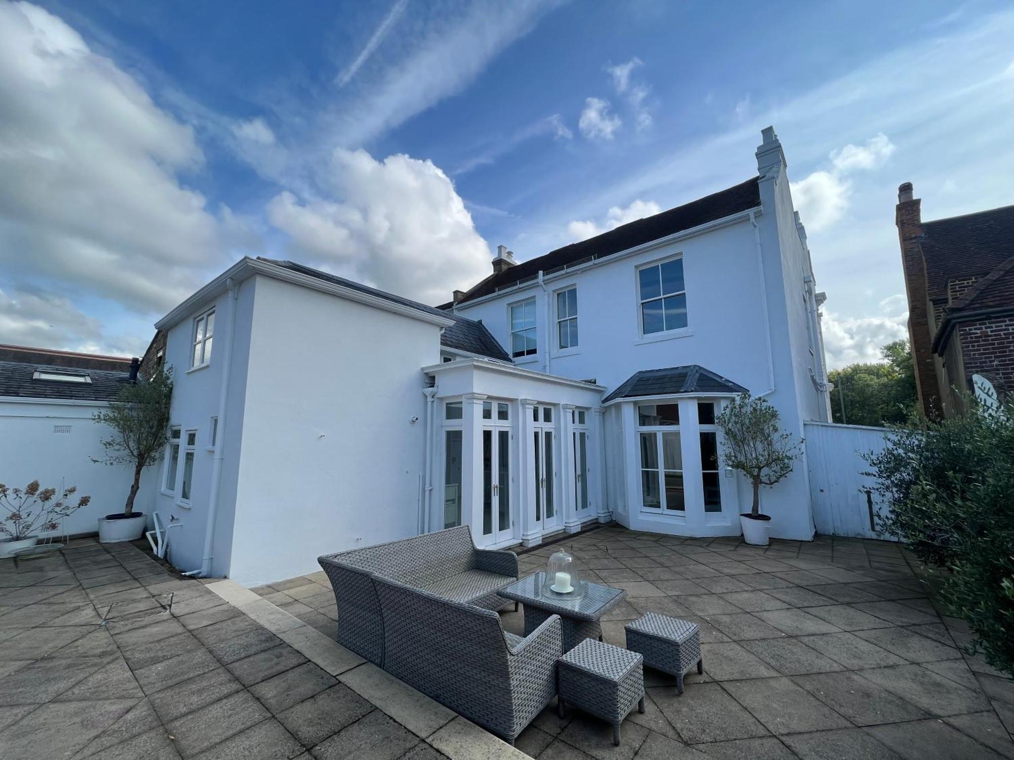 Willow House, Georgian Property In Shepperton Eksteriør billede